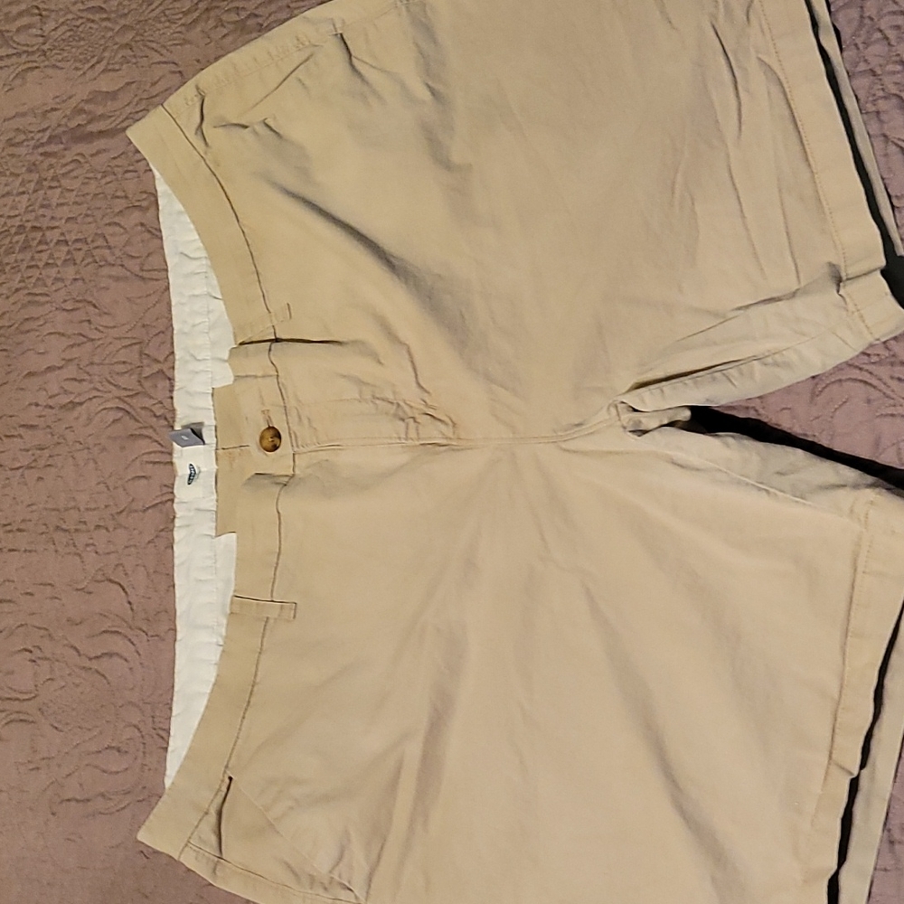 Kahki short